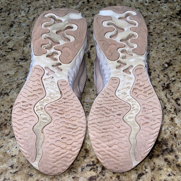 Nike Renew - Picture 7 of 10